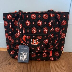 NWT Vera Bradley Cincinnati Bengals Small Vera Tote